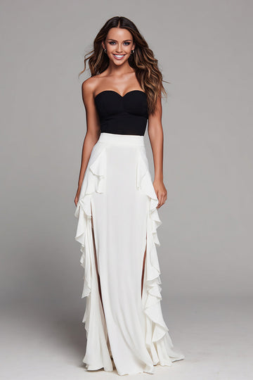 Noir et blanc Une ligne robe longue formelle à volants avec fente